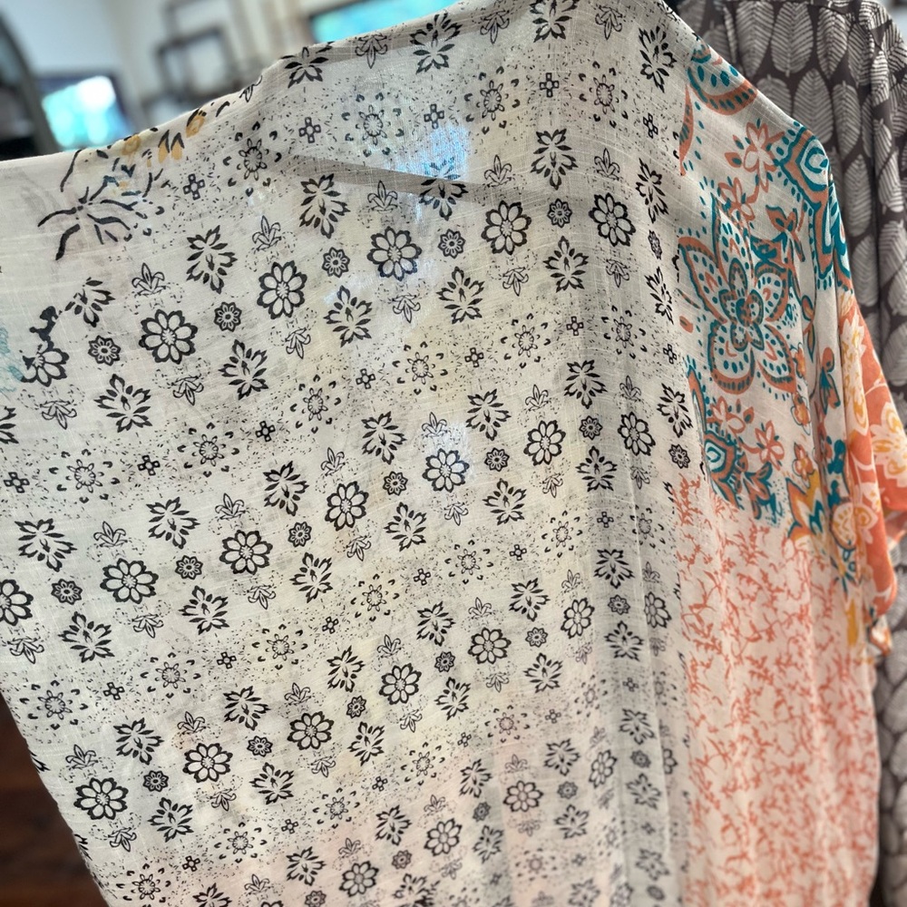 Kimono - Picture 3 of 3